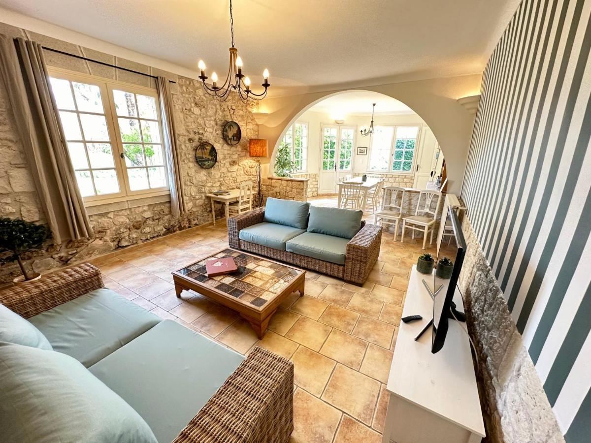 Thénac Gites Du Chateau De Panisseau מראה חיצוני תמונה